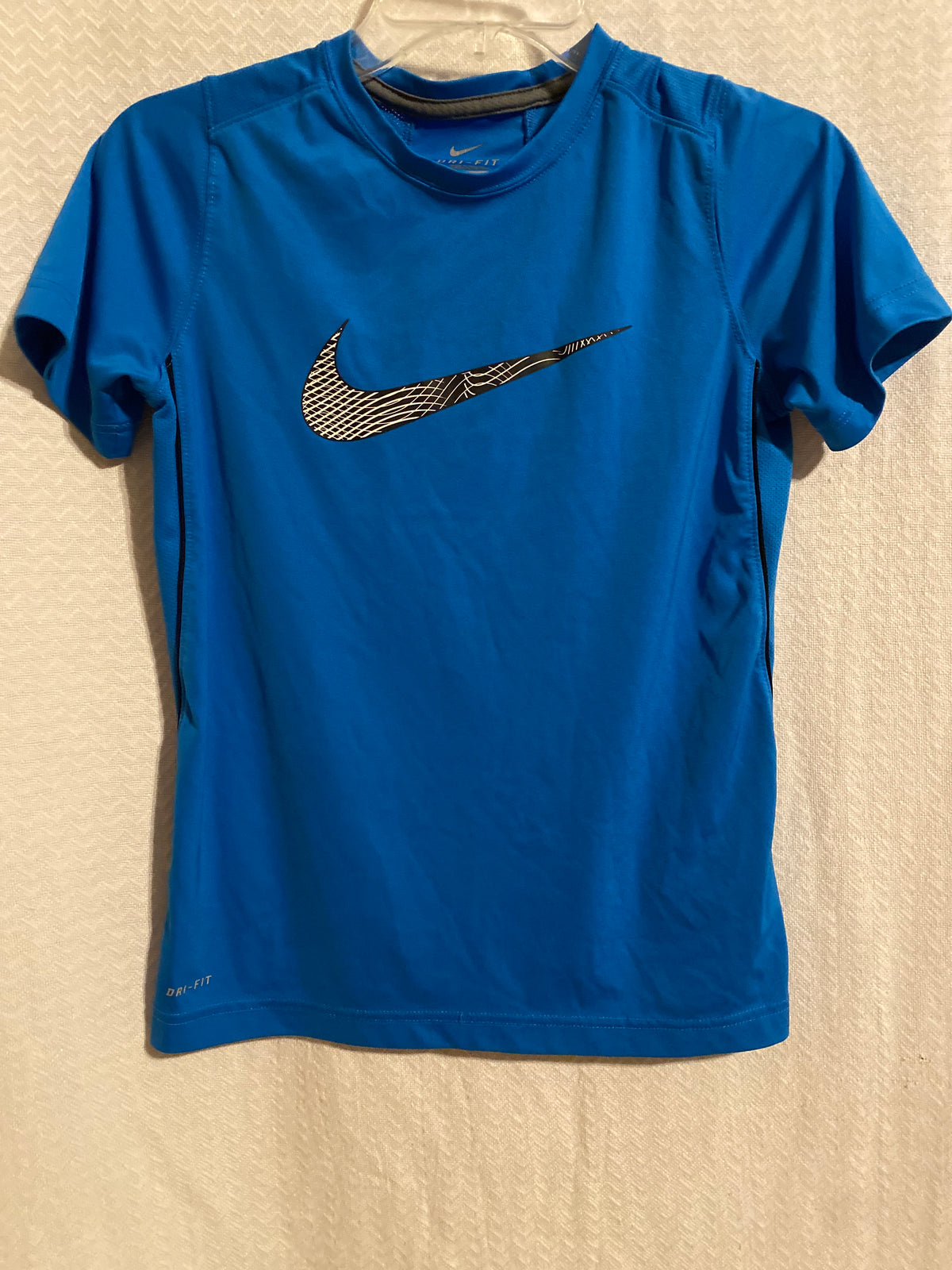 Nike Blue Dri Fit Short sleeve shirt black - size Youth - 8 (M)