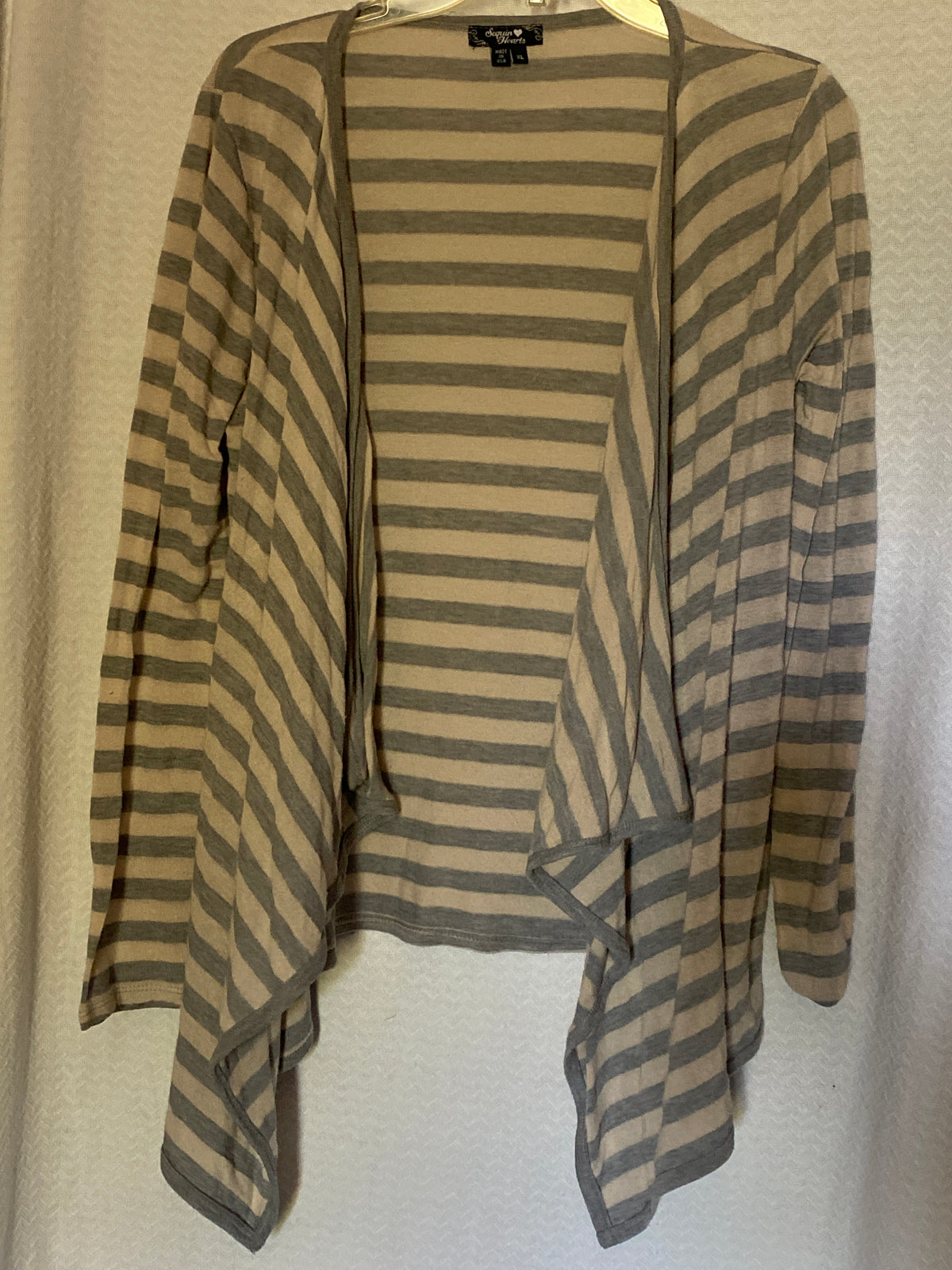 Sequin hearts gray & Off white striped Shaw - size Women - XL (16/18)