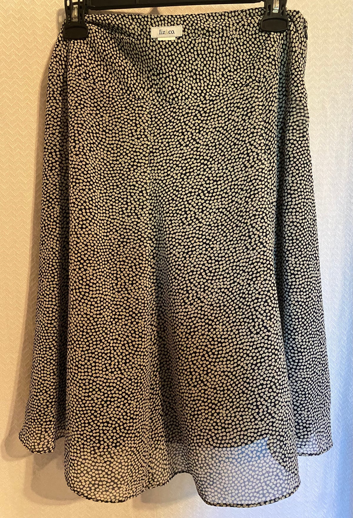 Liz & Co black & white Knee high skirt flowing - size Women - L (12/14)