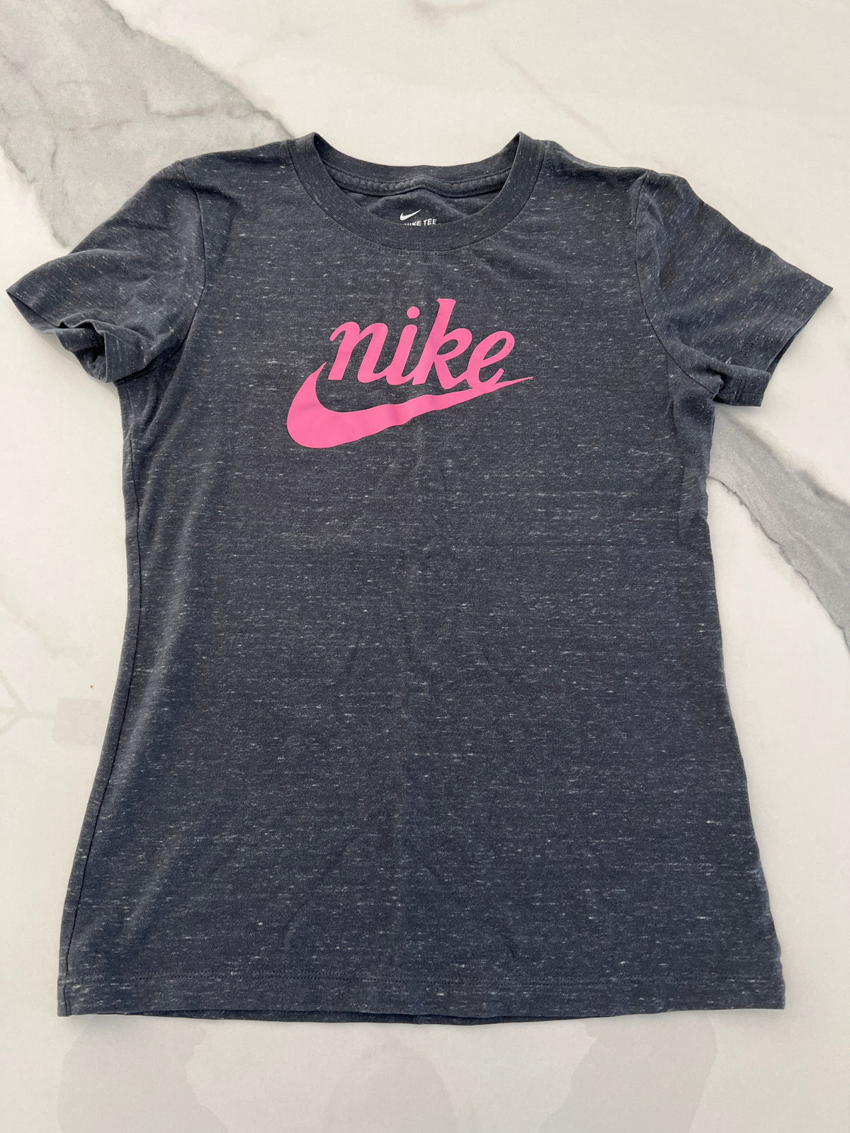 Nike SS tshirt gray/pnk EUC 16chest, 23L - size Junior - XS (0/1)