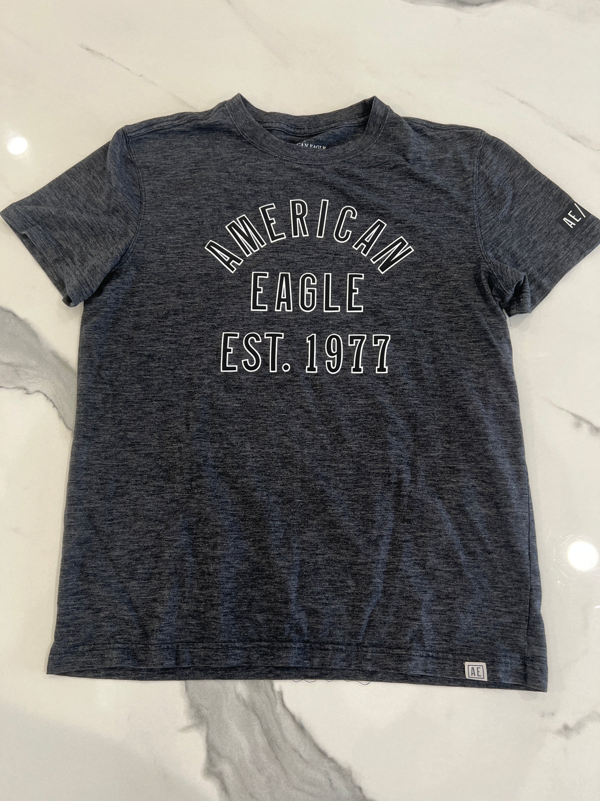 American eagle SS top Sz M dark heather gray w - size Teen/Men - M (32-34)