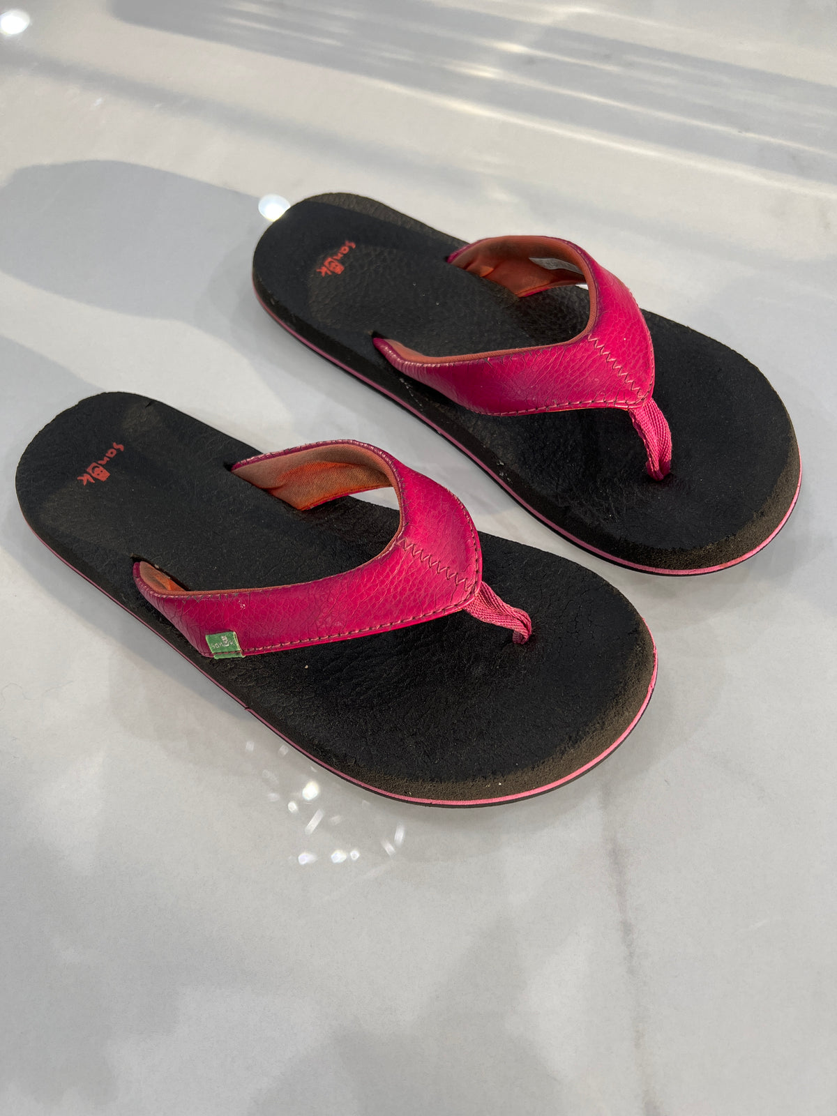 Sanuk pool flip flops Yoga mat pink Sz 6-7 - size Shoes - Adult 6