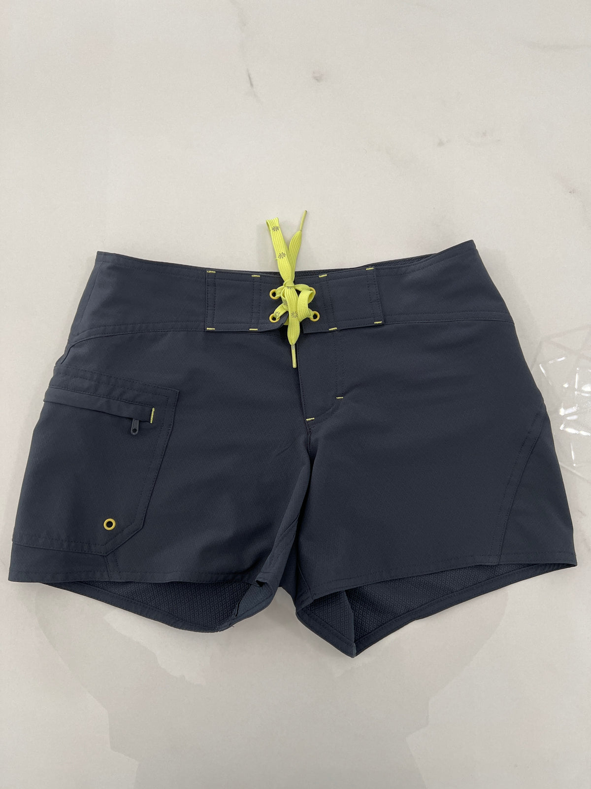 Athleta Blk board shorts Sz0 fits lk 2 EUC - size Junior - XS (0/1)