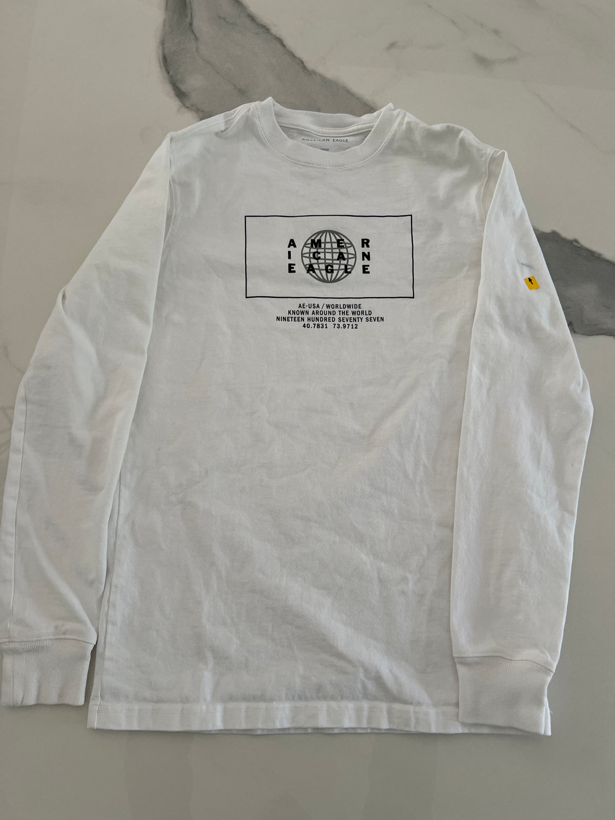 American Eagle LS shirt SzS wht/black logo VGUC - size Teen/Men - S (29-31)