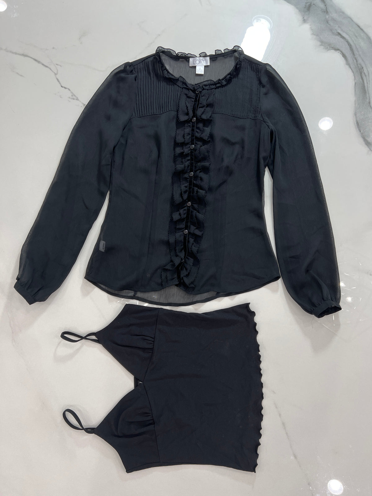 Ann Taylor Loft LS sheer Blk top ruffle front EUC - size Women - XS (0/2)