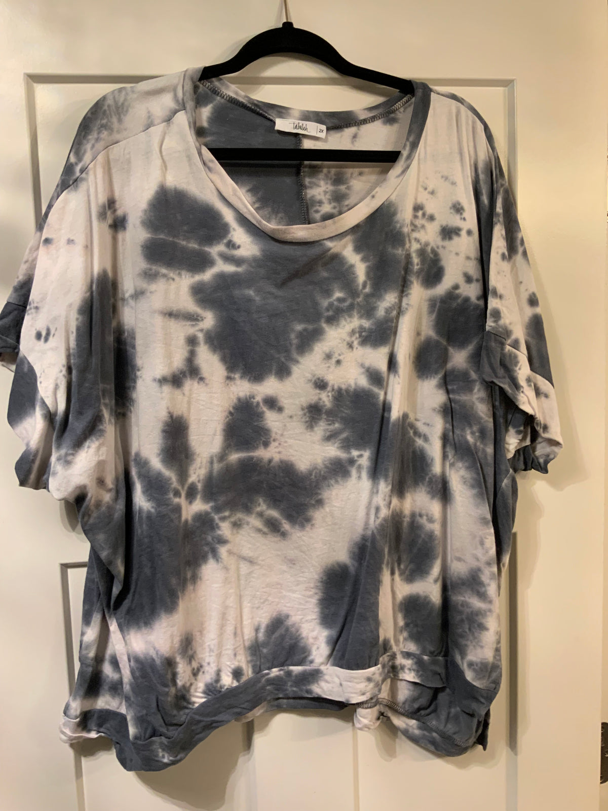 tie dye grey and ivory dolman top like new - size Women - 2X (20/22W)