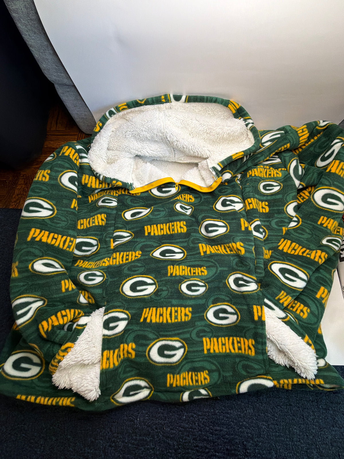 Homemade Green Bay Packers 1/4 zip hoodie - size Teen/Men - L (36-38)