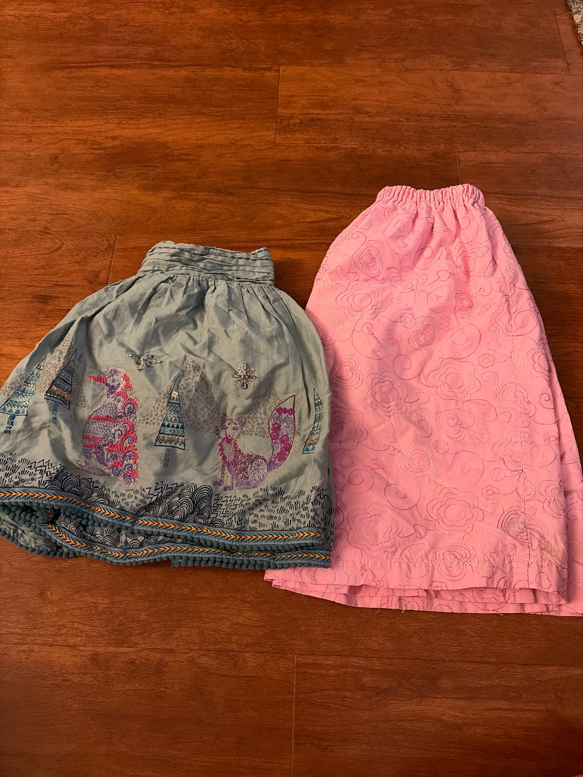 Skirts Sz 7/8 (2 total) Teal animals, pink flowe - size Youth - 7 (S)