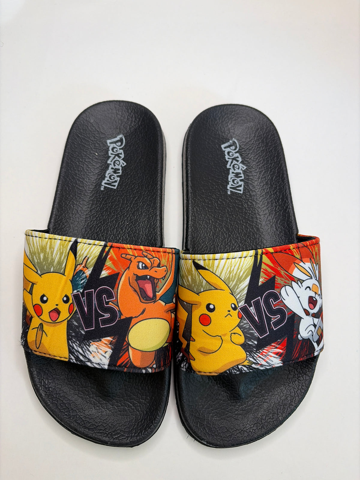 Pok�mon slide sandals Sz 2, Pikachu/charizard/etc - size Shoes - Kids 2