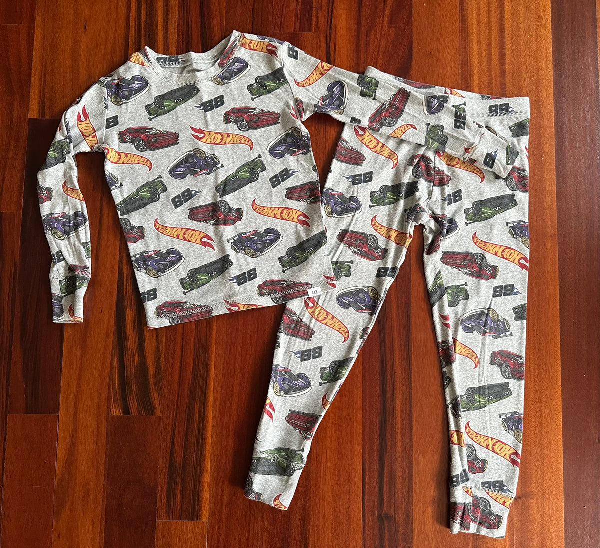 L/S PJs grey w race cars - Gap Kids VGUC - size Youth - 8 (M)