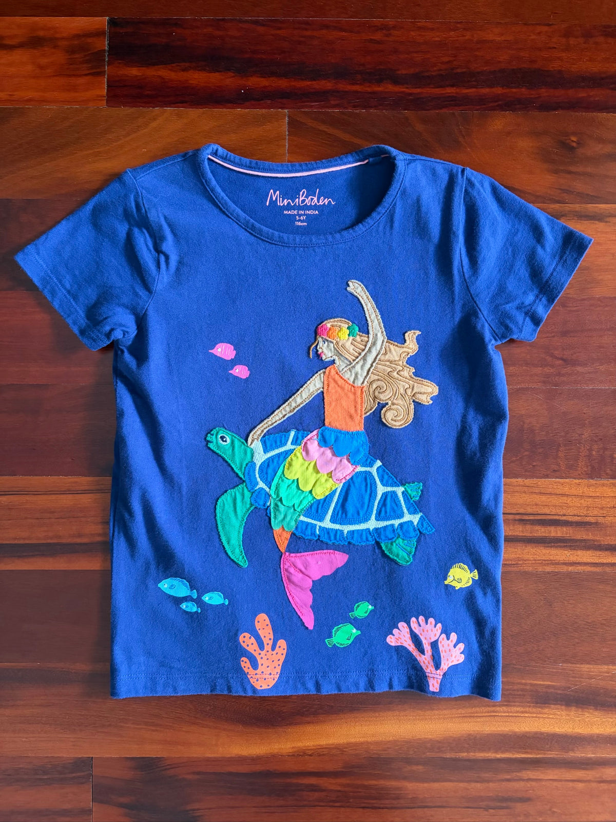 Mini BODEN t-shirt - Mermaid on turtle - EUC - size Youth - 6 (S)