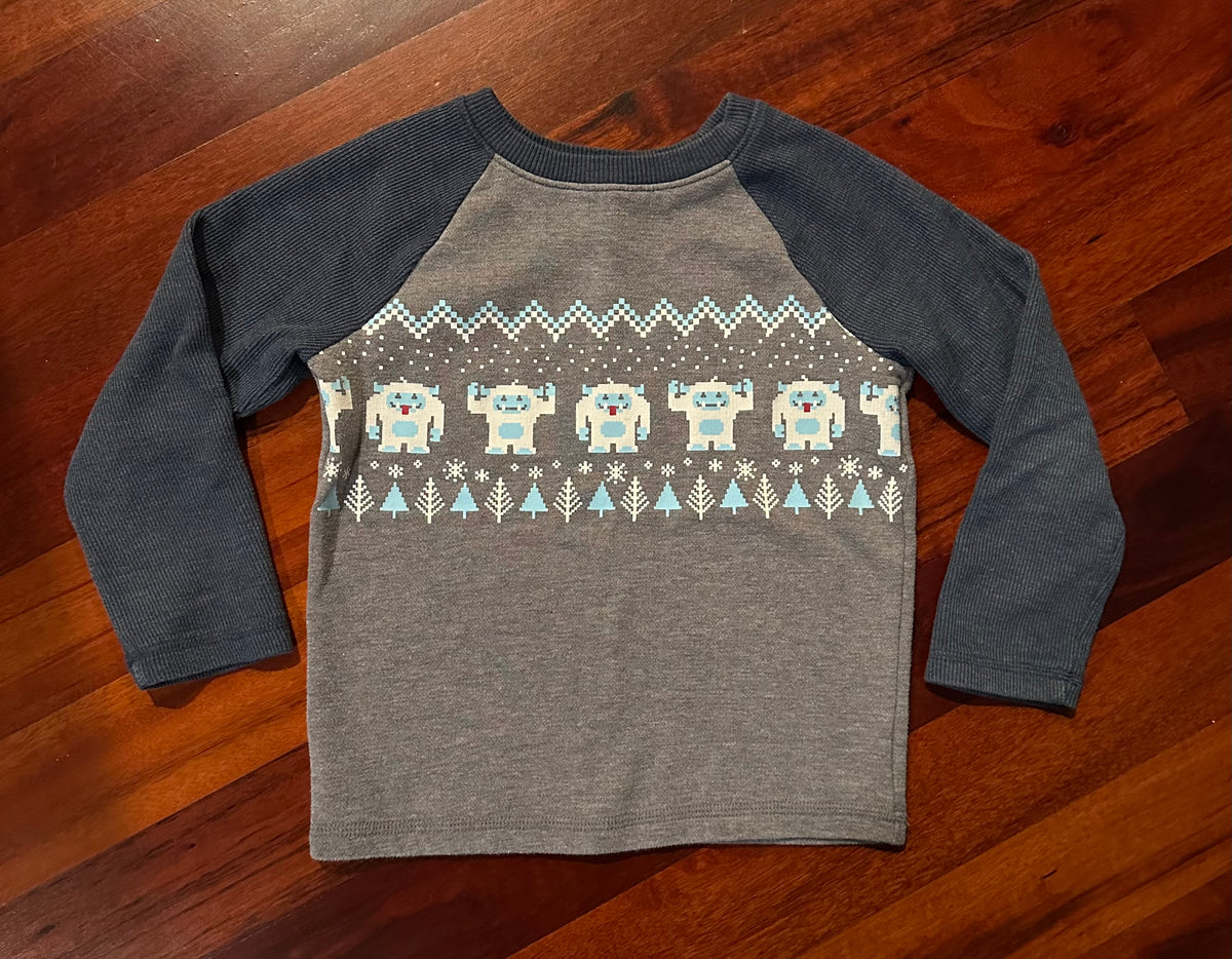 Yeti L/S top grey w navy knit sleeves - VGUC - size Toddler - 4T