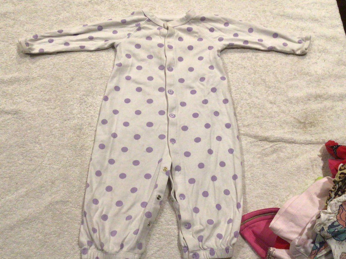 Baby Gap Sleeper/Gown (Runs Big) White/Purple - size Month - 3-6 / 6M