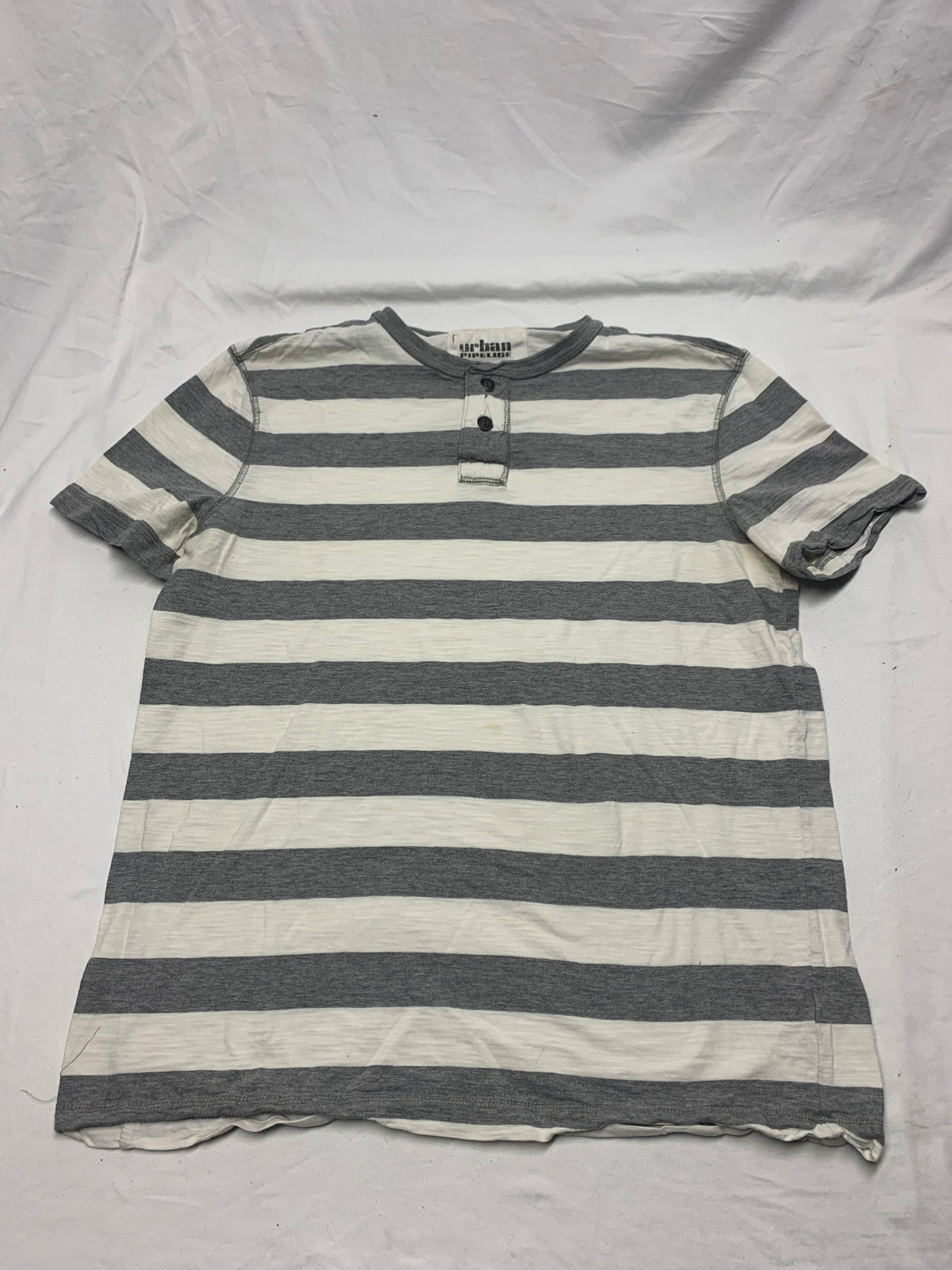 urban pipeline ss grey/white stripe shirt - size Teen/Men - L (36-38)