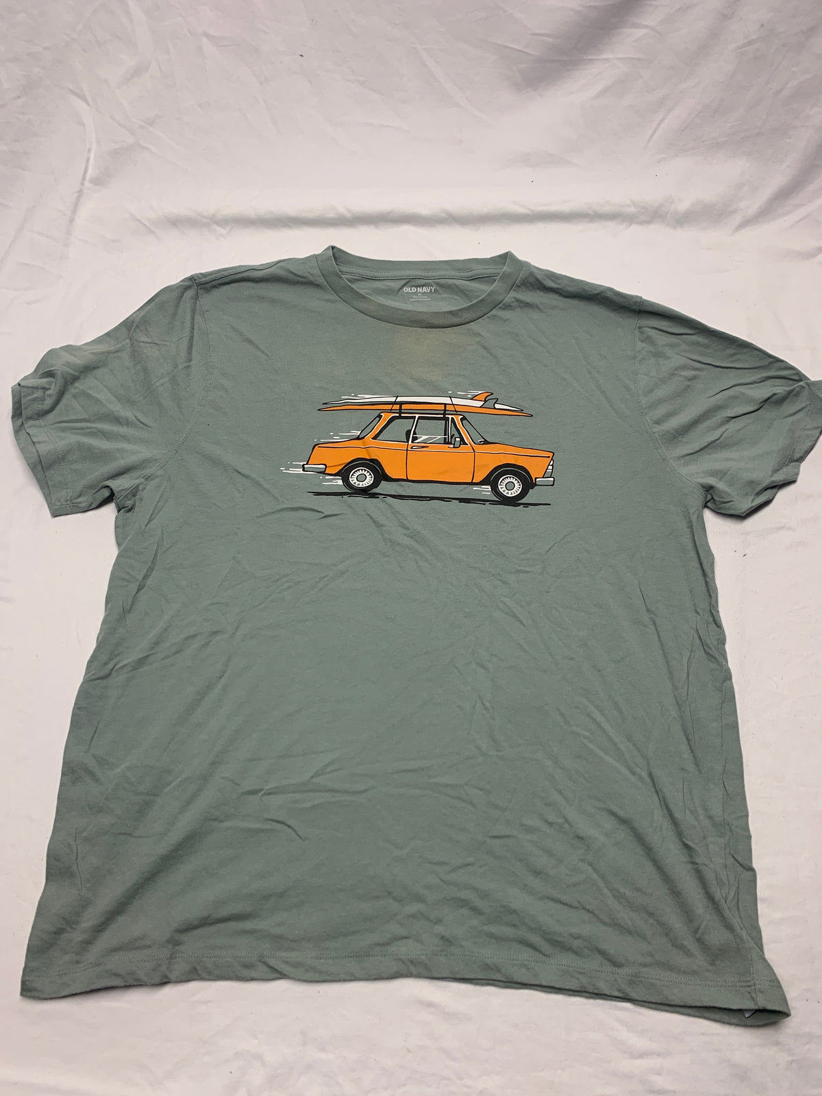 old navy green ss tshirt orange car/surfboard - size Teen/Men - XL (40-42)