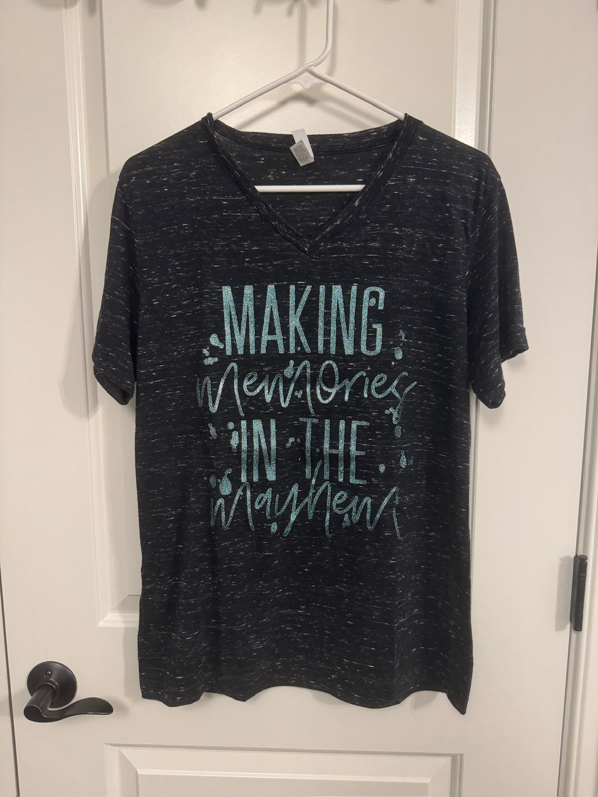 Making Memories-Mayhem Blk V-Neck Tee EUC - size Women - M (8/10)