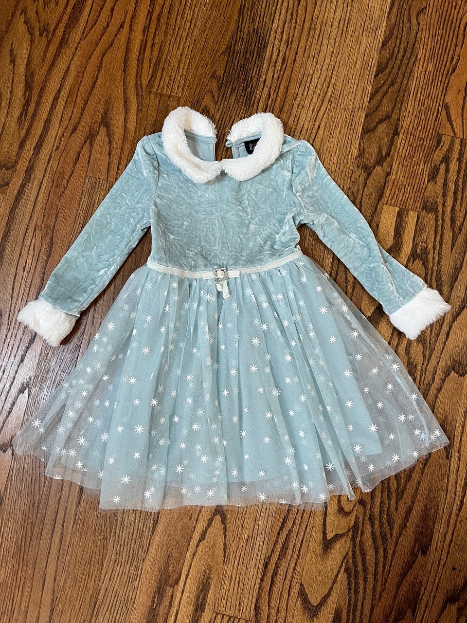 Light Blue Snowflake GUC Missing Back Button - size Toddler - 4T