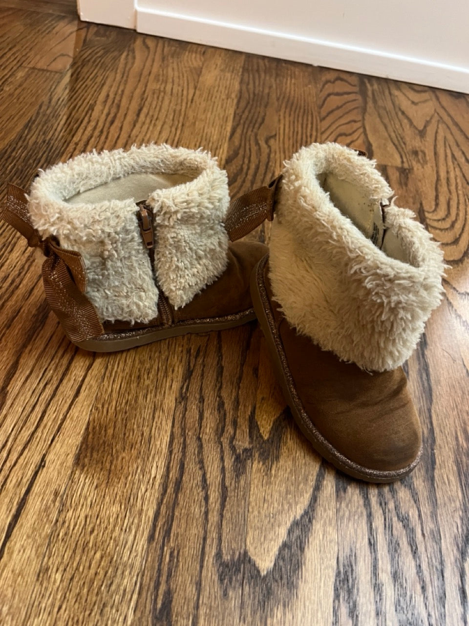 Cat & Jack Brown Boots GUC Zipper & Bows - size Shoes - Toddler 10
