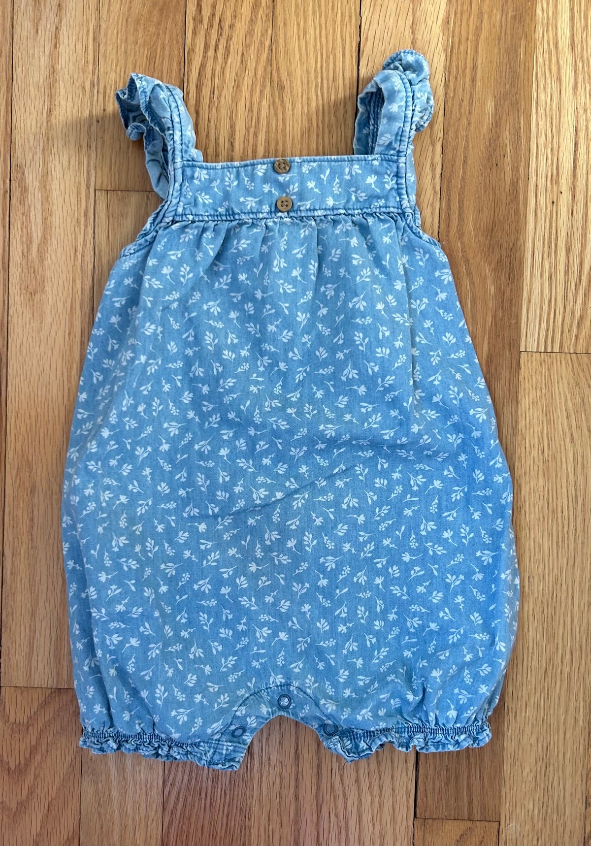 Carters Chambray Romper EUC, lightweight - size Month - 12-18 / 18M