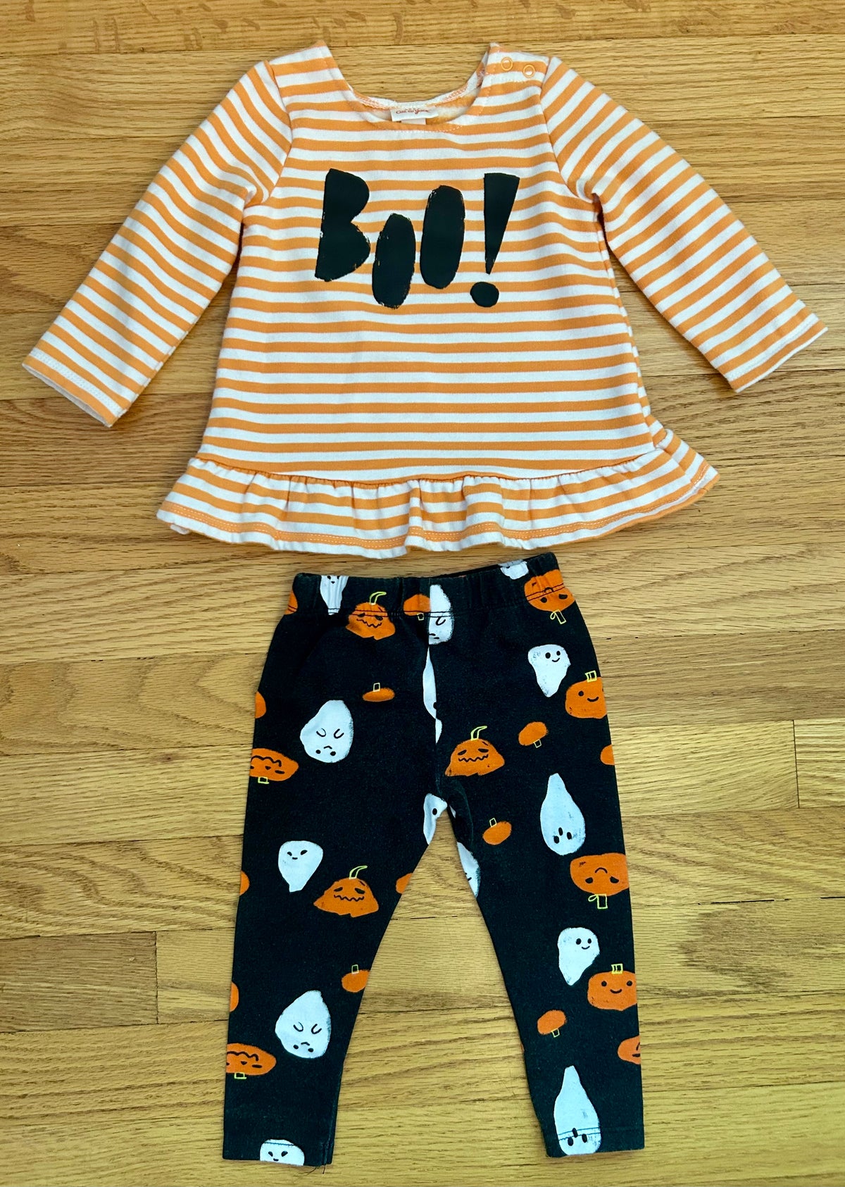 Cat and Jack Halloween Outfit EUC, Fleece Top - size Month - 9-12 / 12M