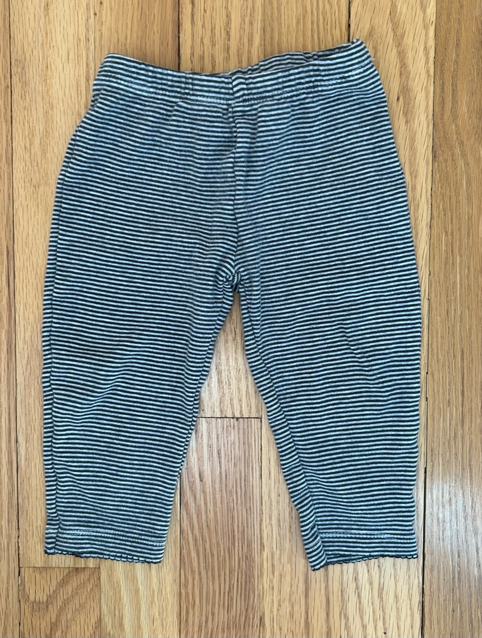 Carters Striped Pants EUC (12M) - size Month - 9-12 / 12M