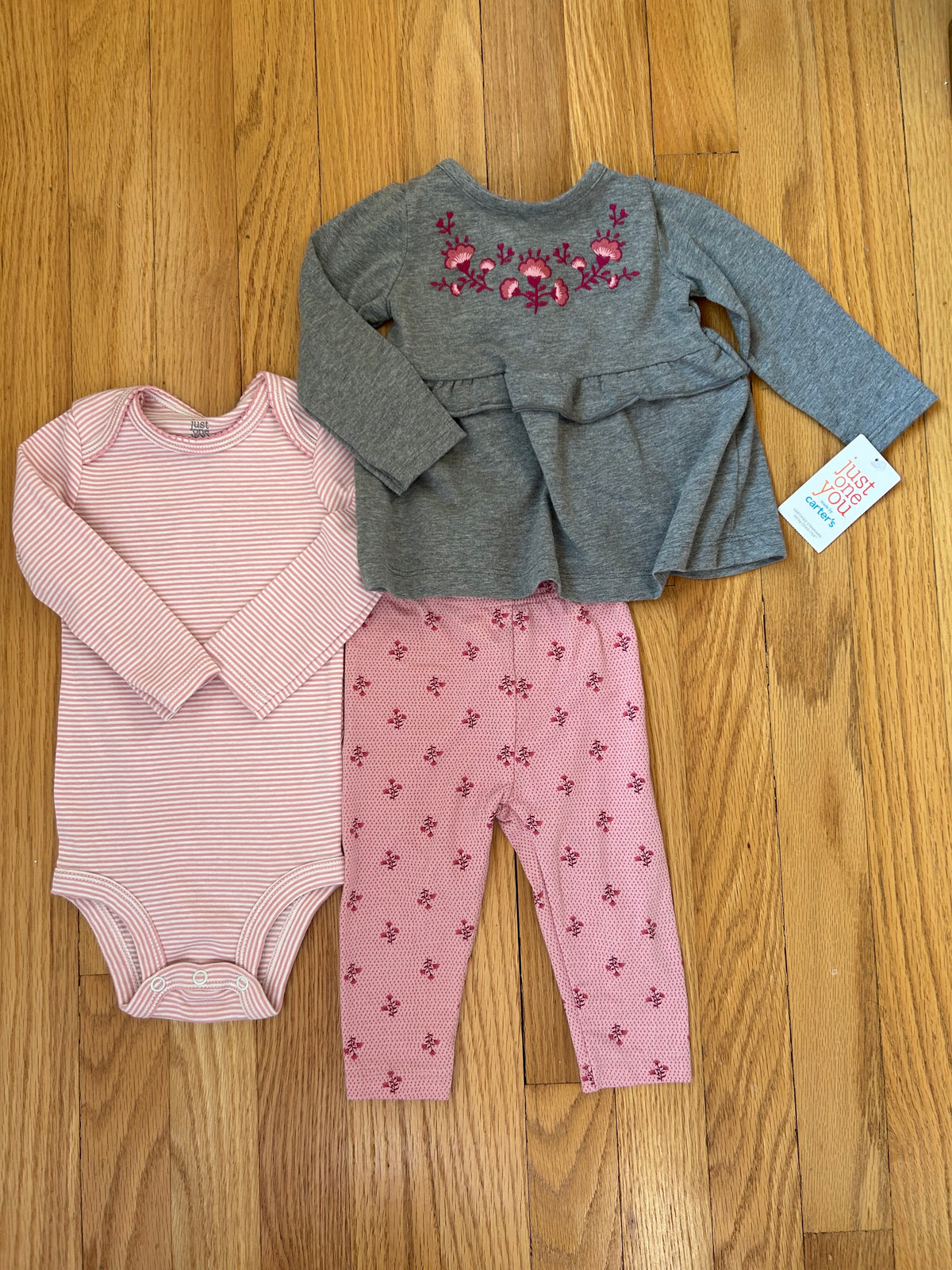 Carters Sweater, Pants, LS Onesie NWT - size Month - 6-9 / 9M