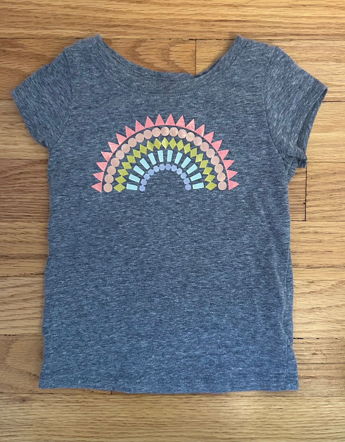 Cat and Jack SS Rainbow T Shirt EUC (18M) - size Month - 12-18 / 18M