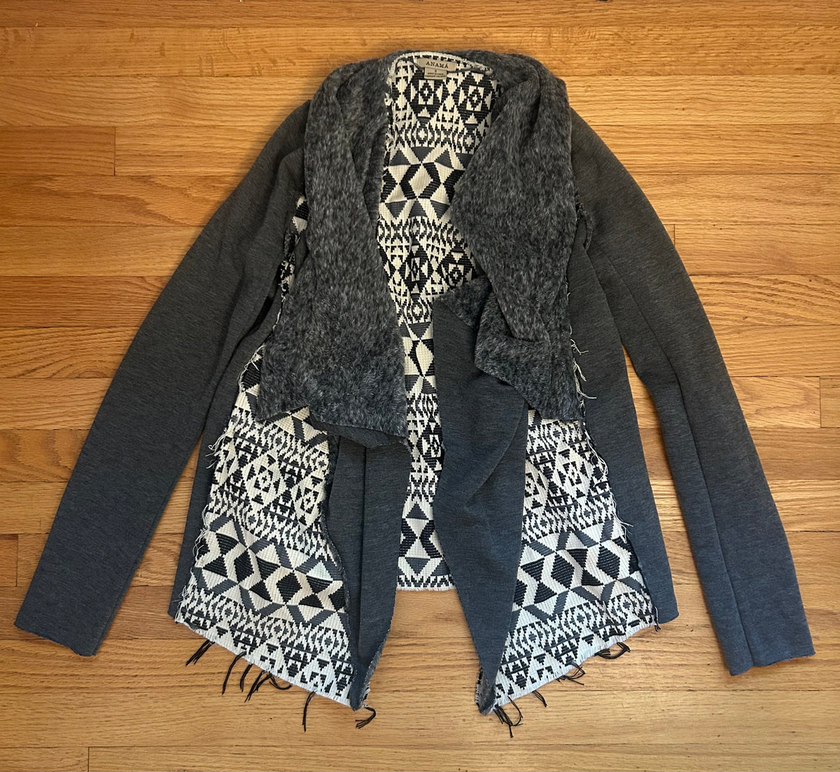 Francesca's Cardigan, Fuzzy inside, very soft - size Women - S (4/6)
