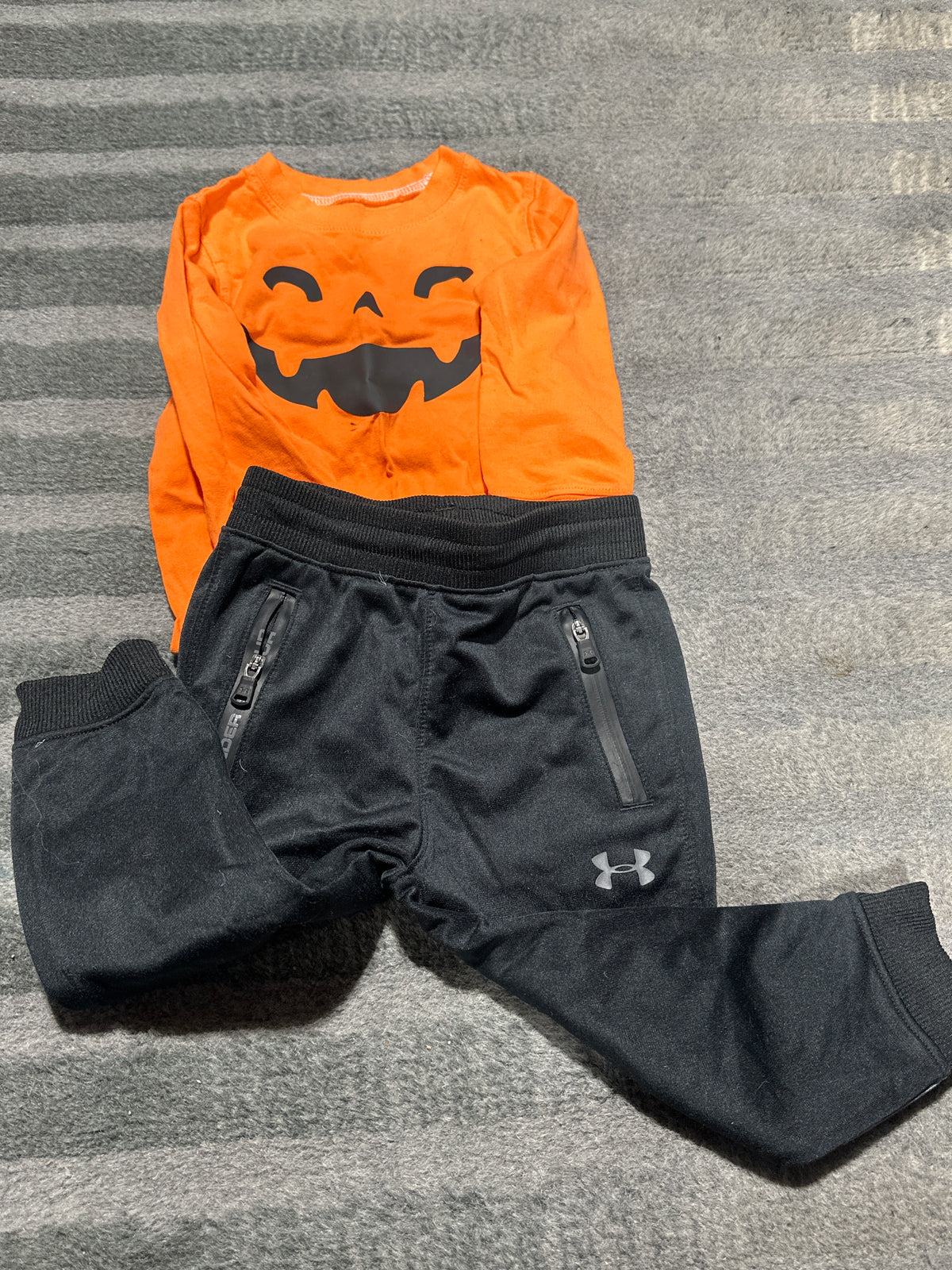Pumpkin long sleeve Shirt w/ black - size Month - 12-18 / 18M