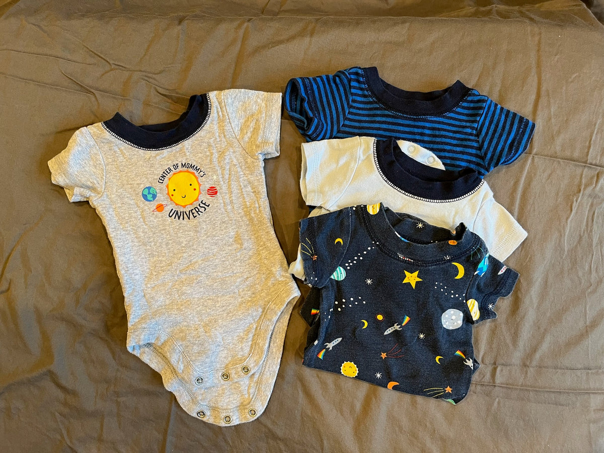 4x Space Themed Onesies 3M, VGUC, S/S - size Month - 0-3 / 3M