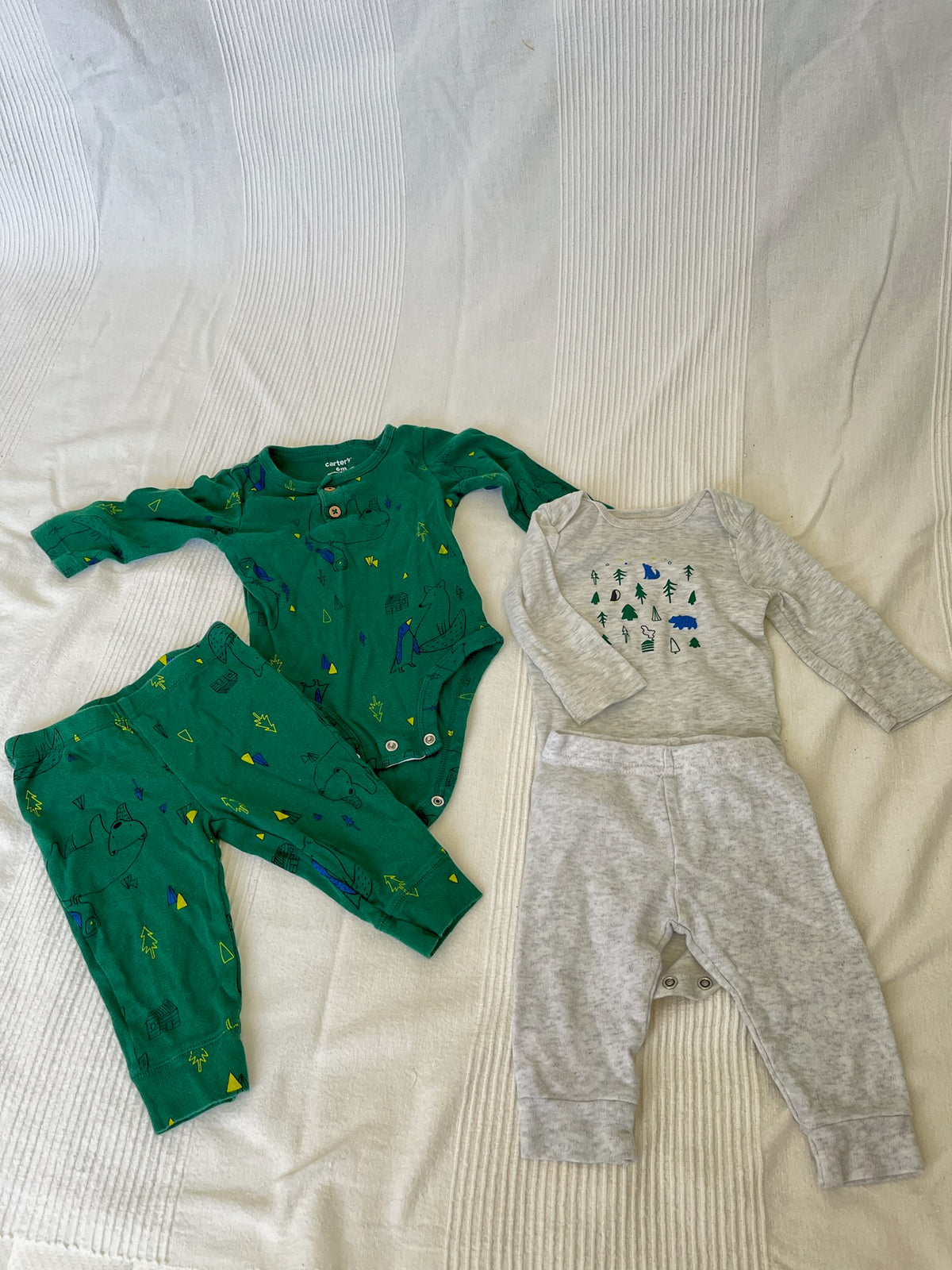 Carter's Play Sets, VGUC Set of 2, LS Onesie+Pant - size Month - 3-6 / 6M