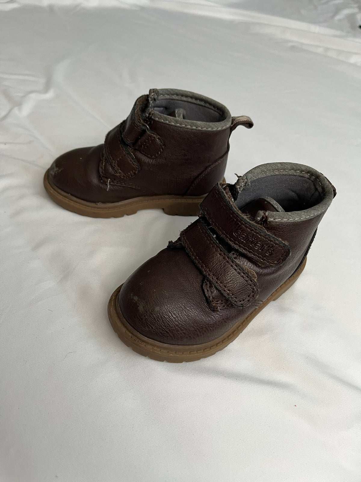 Carter's Boots Sz 6 GUC Brown Velcro Boots - size Shoes - Toddler 6