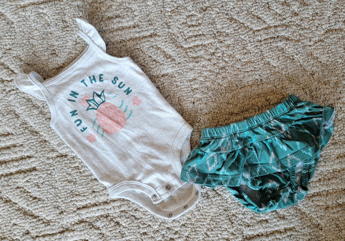 VGUC Carters 3m Tank Short Fluffy Outfit - size Month - 0-3 / 3M