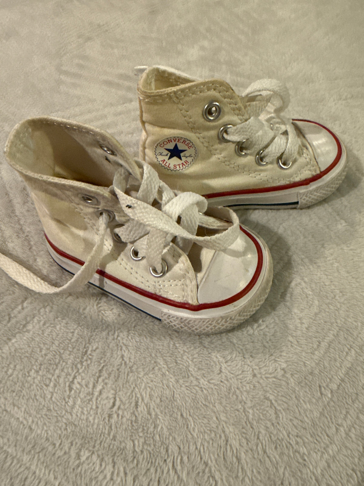 White Converse All Stars High Top - size Shoes - Baby 2 / 3-6 mo