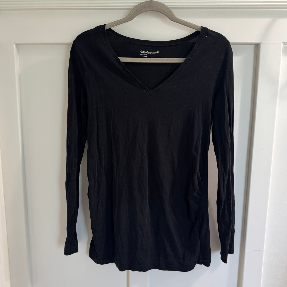 Gap Maternity Black V-neck LS shirt - EUC - size Women - M (8/10)