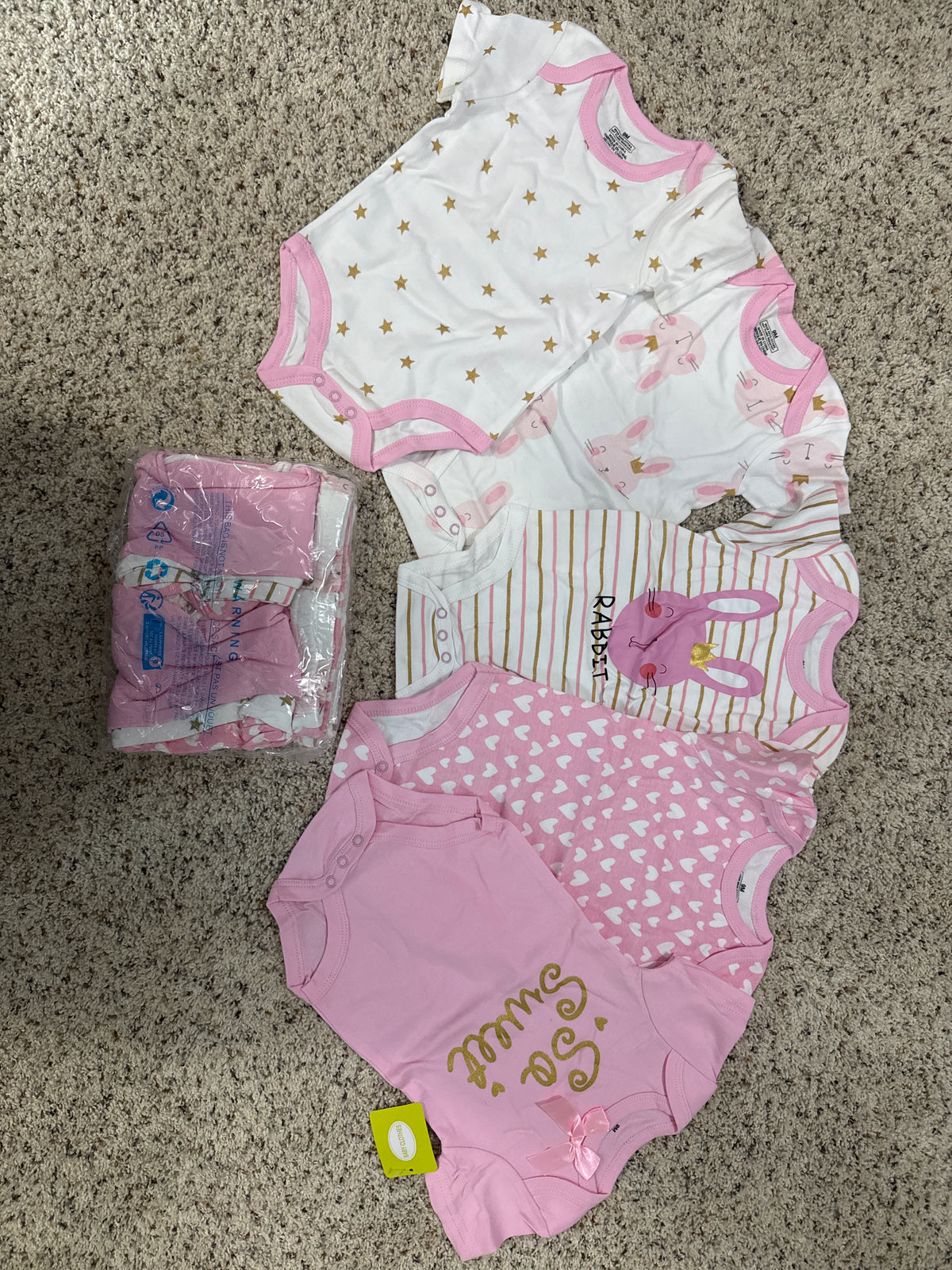 10 piece bundle 5 outfits, shirts /pants - size Month - 6-9 / 9M