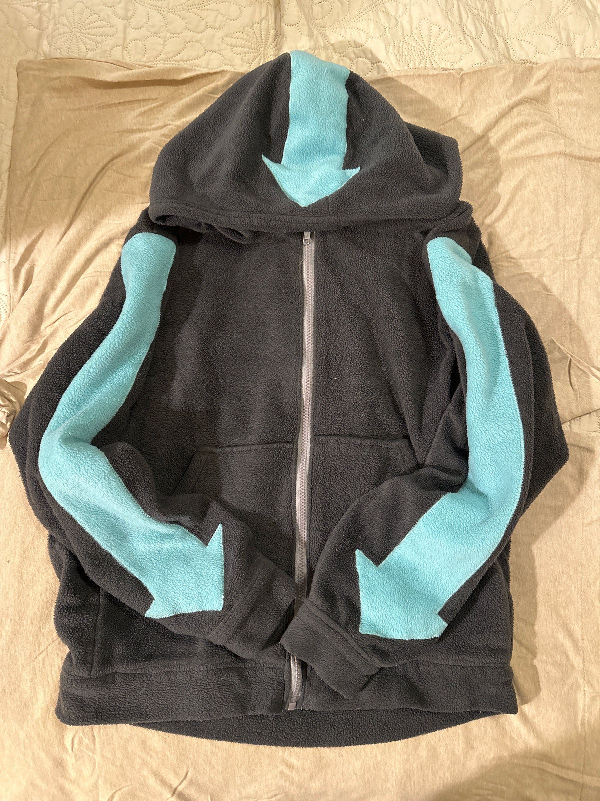 Fleece Avatar hoodie Women's medium - size Women - M (8/10)