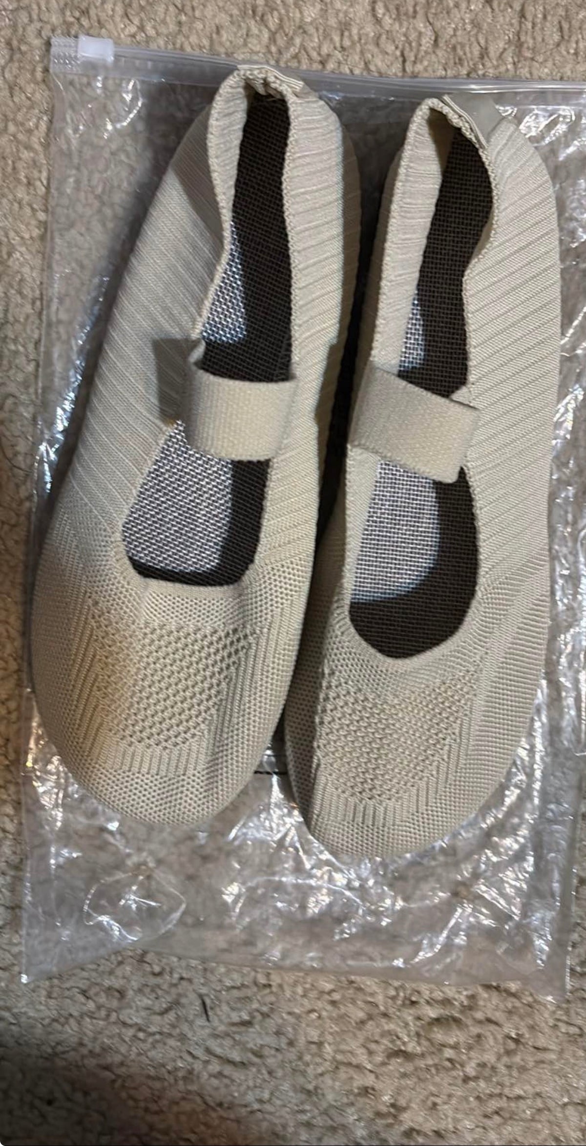 New Women tan shoes Canvas, super comfy - size Shoes - Adult 10