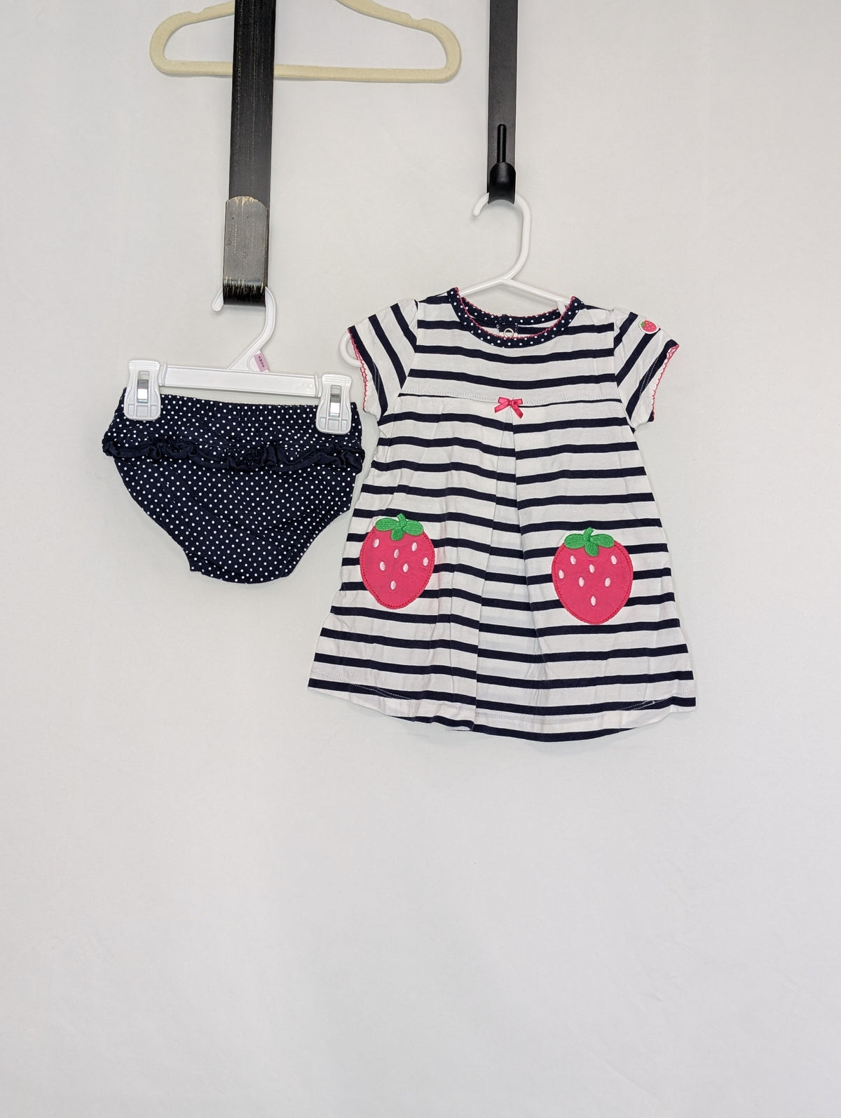 VGUC Carter 2pc navy & white stripe dress w/ - size Month - 9-12 / 12M