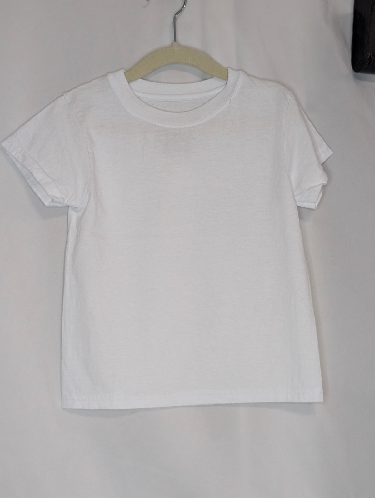 EUC Hanes s/s white crew neck undershirt 1/5 - size Youth - 4 (XS)