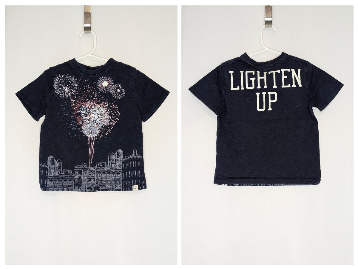GUC Gap s/s navy tee, Fireworks; lighten up - size Toddler - 5T