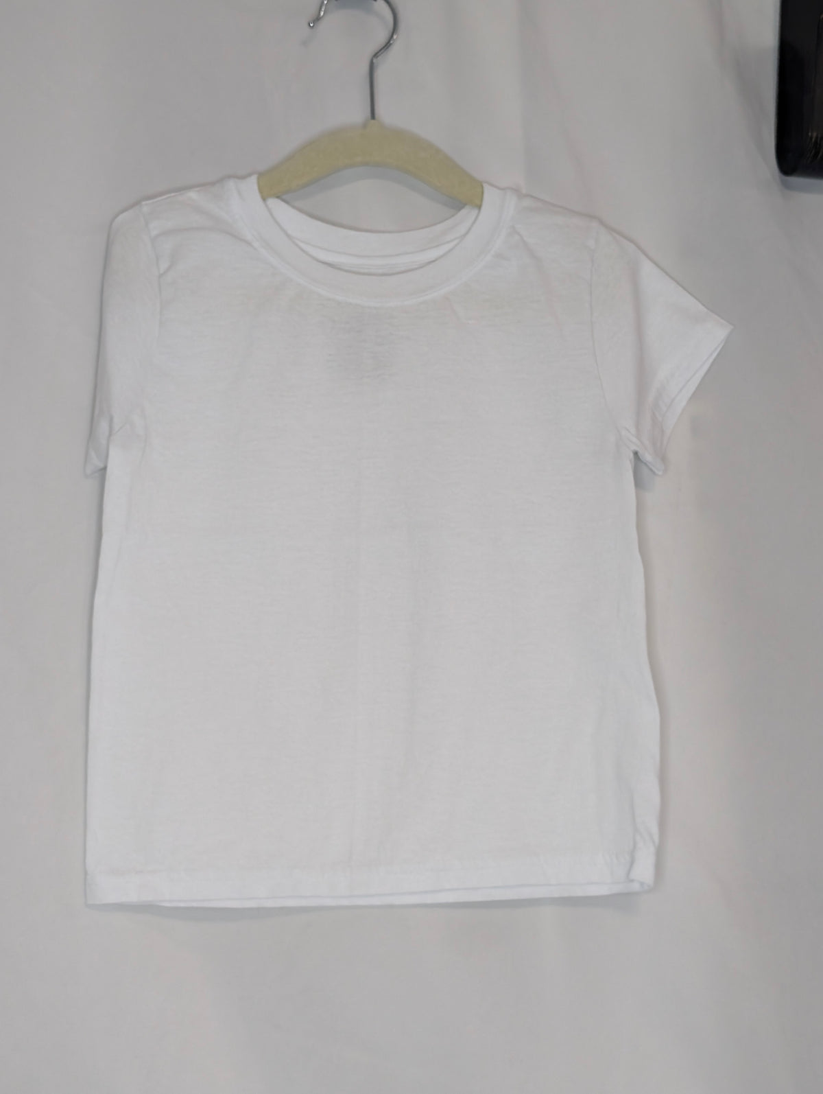 EUC Hanes s/s white crew neck undershirt 3/5 - size Youth - 4 (XS)