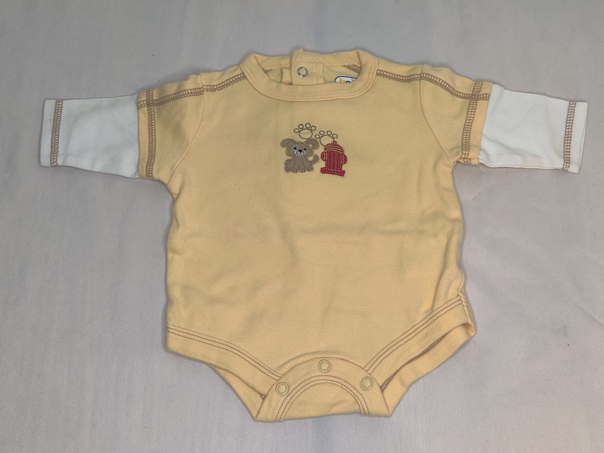 PLAY l/s onesie, yellow/ cream w/ tan puppy & red - size Month - Newborn