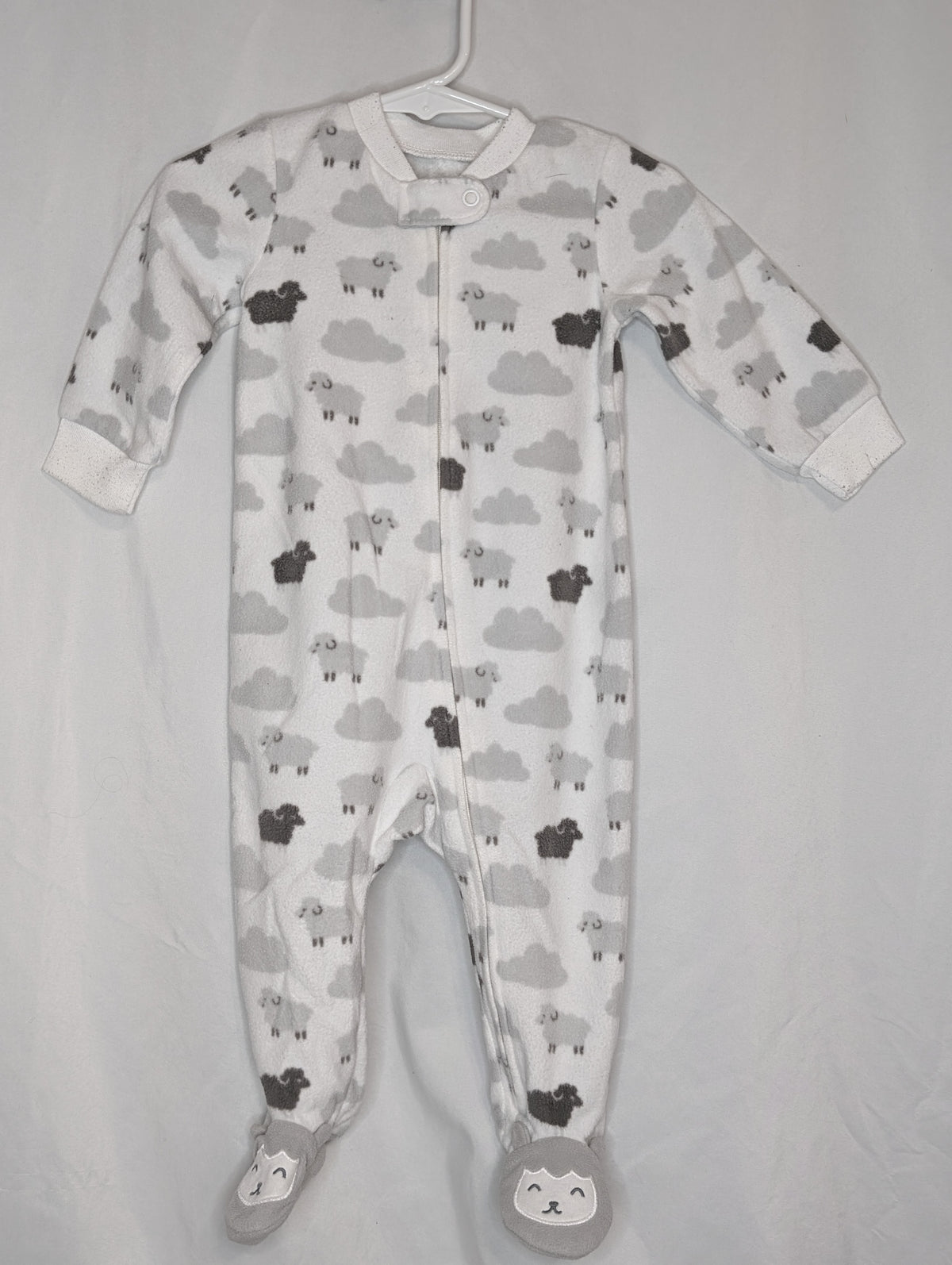 VGUC Carter sleep & play white fleece w/ grey - size Month - 6-9 / 9M