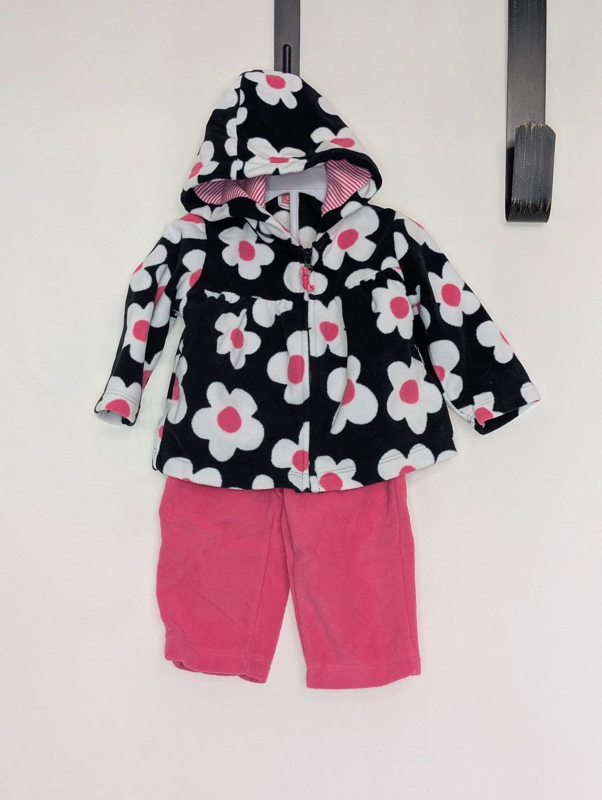 EUC Carter 2pc fleece, l/s hooded zip up cardi - size Month - 3-6 / 6M