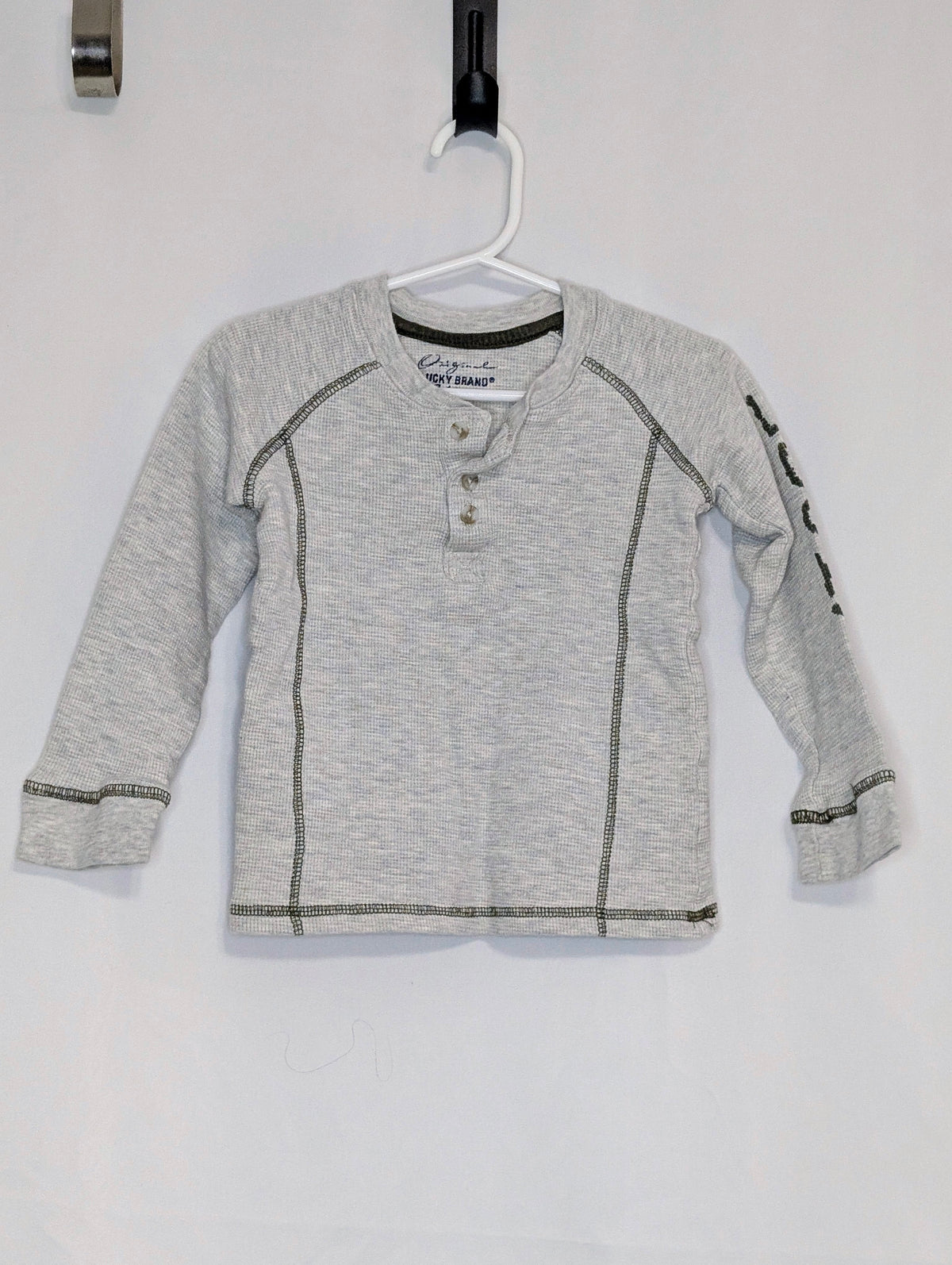 VGUC Lucky l/s cream thermal knit 3 button - size Youth - 4 (XS)