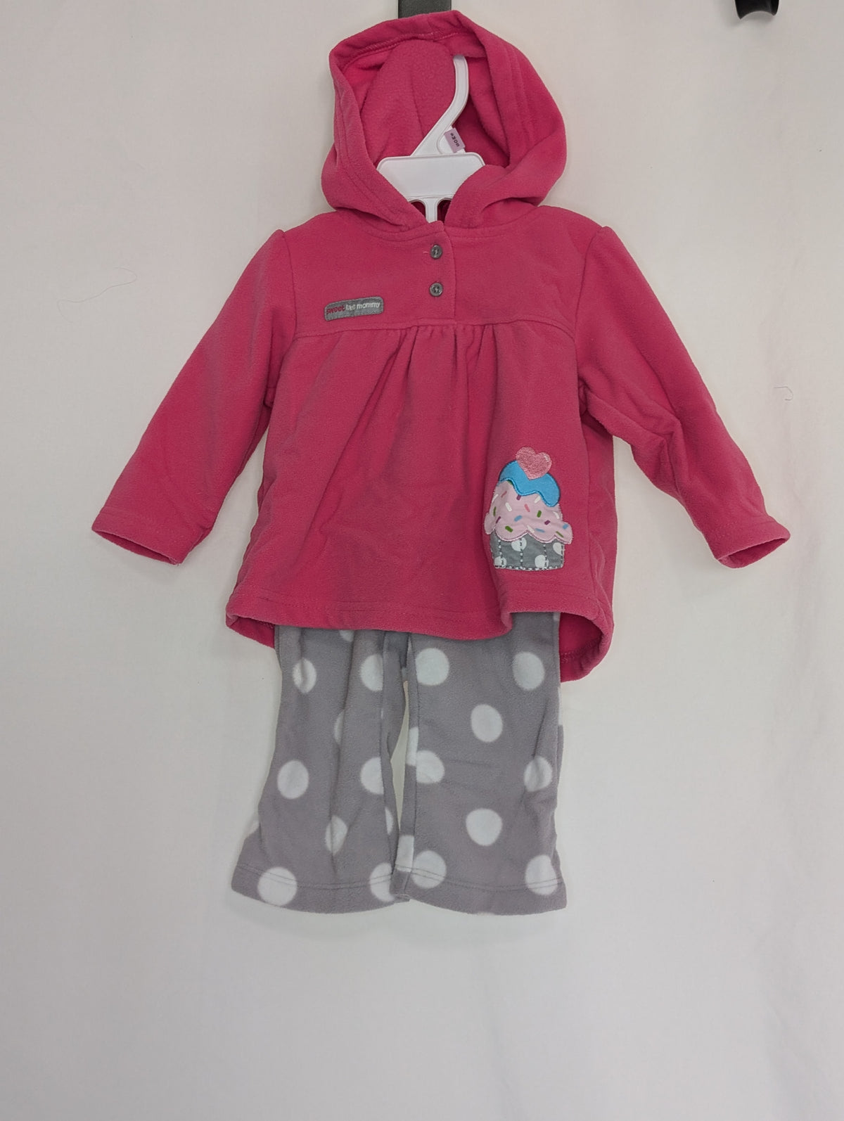 EUC Carter 2pc fleece grey/white dot pants - size Month - 6-9 / 9M
