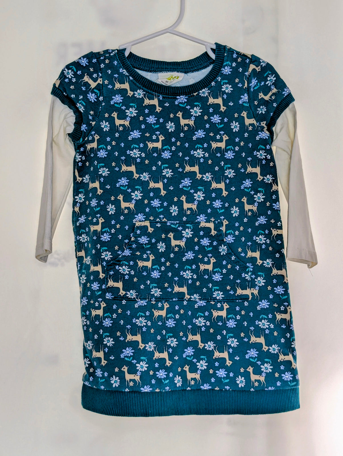 EUC Crazy8 sweatshirt dress, green w/tan deer - size Toddler - 2T