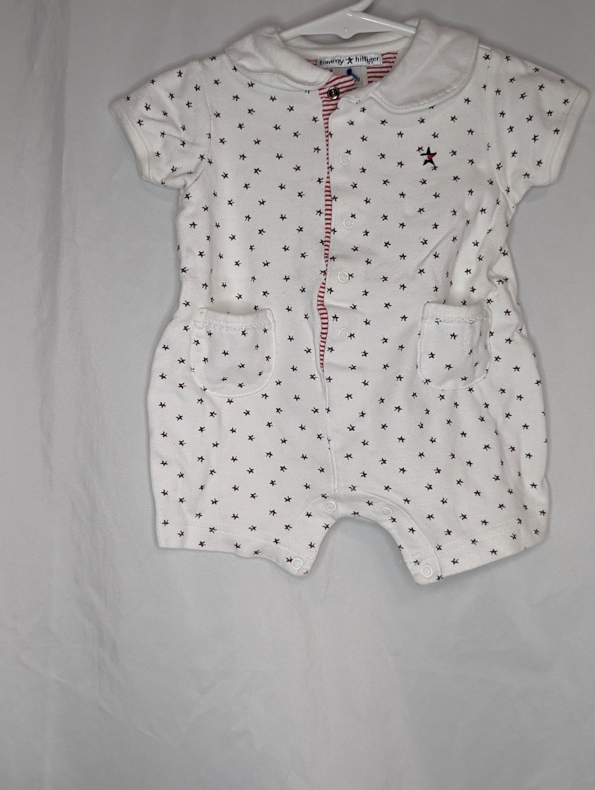 VGUC TommyH short romper snap up, white w/red & - size Month - 3-6 / 6M