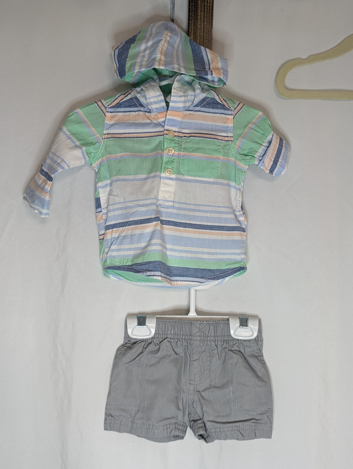 EUC Carter 2pc, grey shorts, lightweight l/s - size Month - 0-3 / 3M
